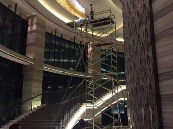 圖 租售廠房安裝建設(shè) 消防吊頂專用電動剪叉式液壓升降平臺腳手架 廣州租賃